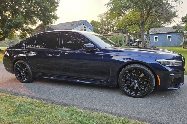 No Reserve: 43k-Mile 2021 BMW 750i xDrive M Sport