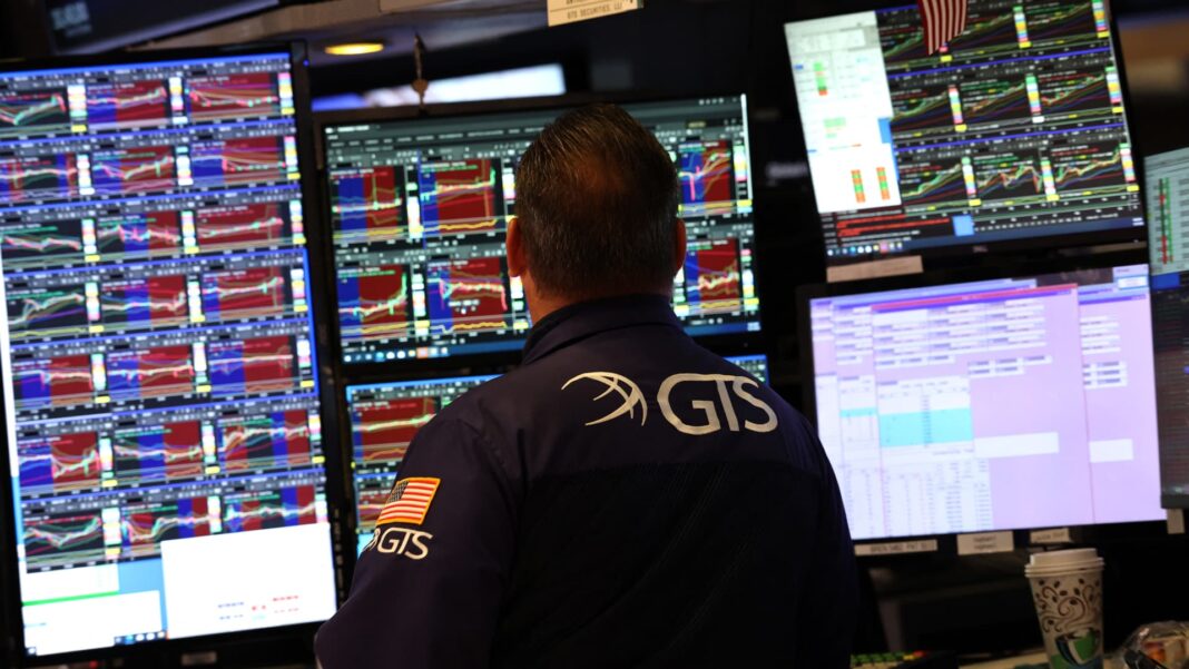 Invesco looks at income portfolio strategies