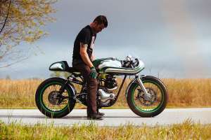 Immaculate Norton Commando 750 resto-mod by Fuller Moto.