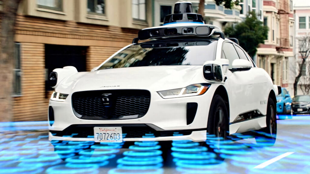  Robotaxi Drives Around Stopped School Bus With Kids Nearby Triggering Federal Probe