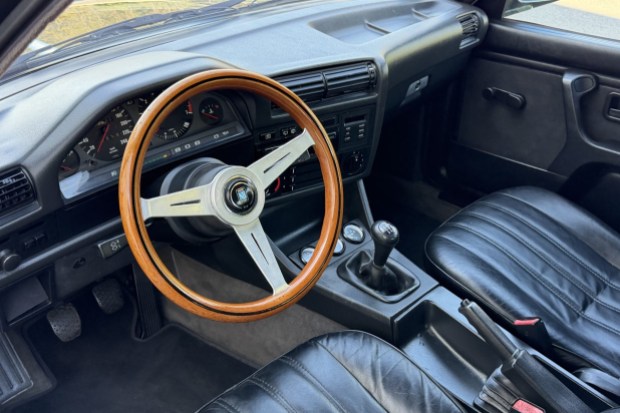 1989 BMW 320i Touring 5-Speed