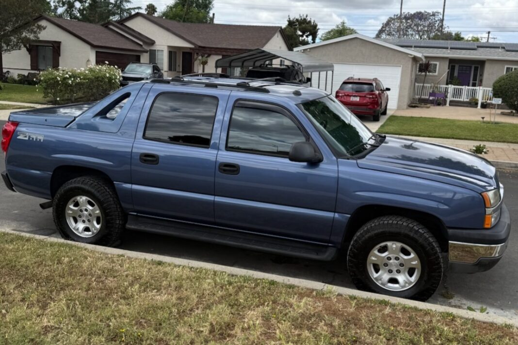 No Reserve: One-Owner 2004 Chevrolet Avalanche 1500 Z66 for sale on BaT Auctions – ending May 29 (Lot #245,096)