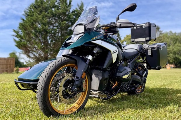 2024 BMW R1300GS Adventure Option 719 Tramuntana w/Hannigan Motorsports Sidecar