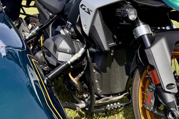 2024 BMW R1300GS Adventure Option 719 Tramuntana w/Hannigan Motorsports Sidecar