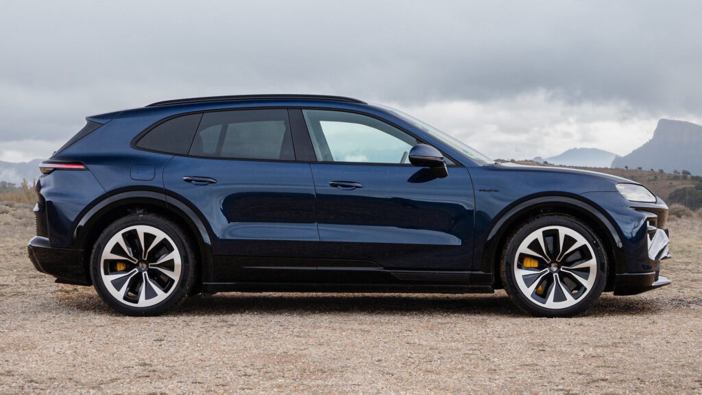  A 6,000-Pound Porsche SUV Is Quicker To 60 Than A 1,064-HP Corvette ZR1