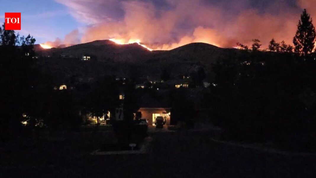 Nevada wildfire: 90,000 people face evacuation as state of emergency declared