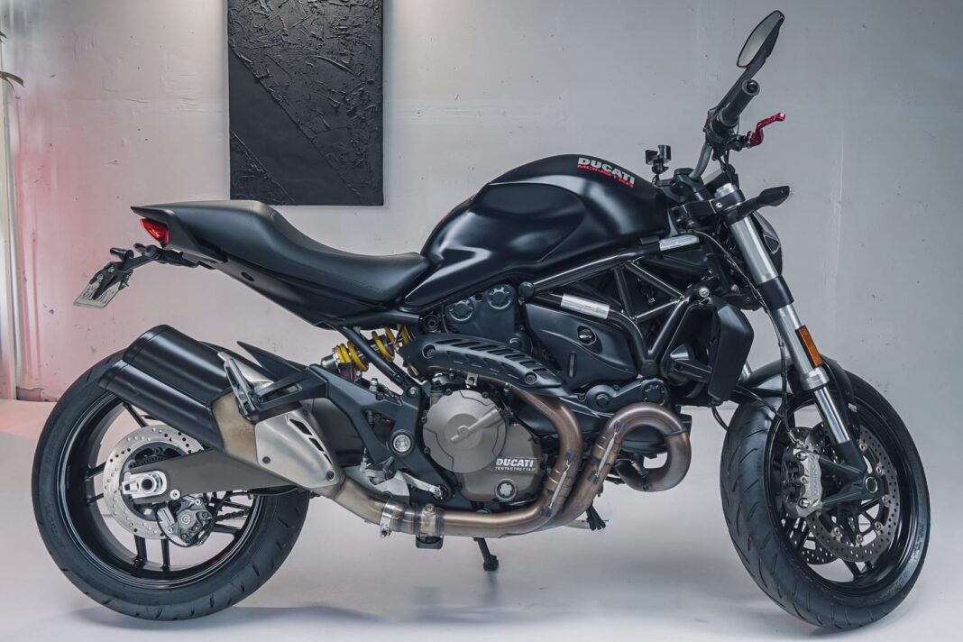 No Reserve: 2015 Ducati Monster 821 Dark for sale on BaT Auctions – ending August 12 (Lot #257,415)