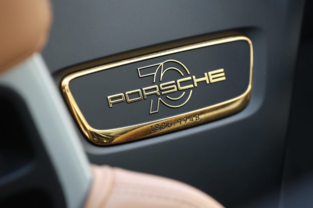 2019 Porsche 911 Speedster Heritage Design